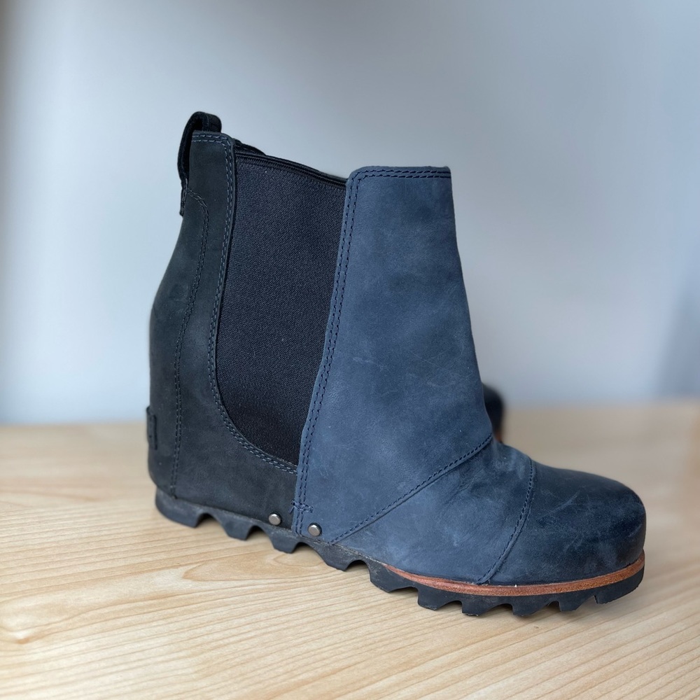 Sorel Joan of Arctic Wedge Size 6.5 - collegiate blue + black